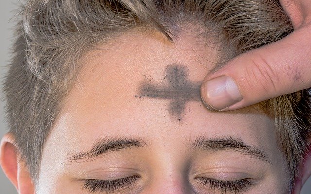 UNT_SL's tweet photo. Rev. Jim Rowe with the Lutheran Campus Ministry will be administering ashes for Ash Wednesday until 2PM today! https://t.co/iquSIHGvhT