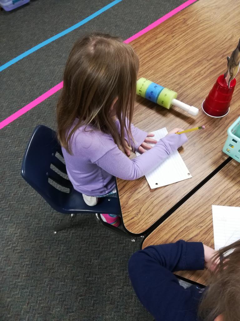 FroelkeNix's tweet photo. Did you know pool noodles are not just for the pool?? Kinders love this new way to build CVC words!! #wordbuilders #gowiththefro @RothKISD @KleinISD @lindseylove85 @jenny_mcgown https://t.co/oo5mX0uzpL