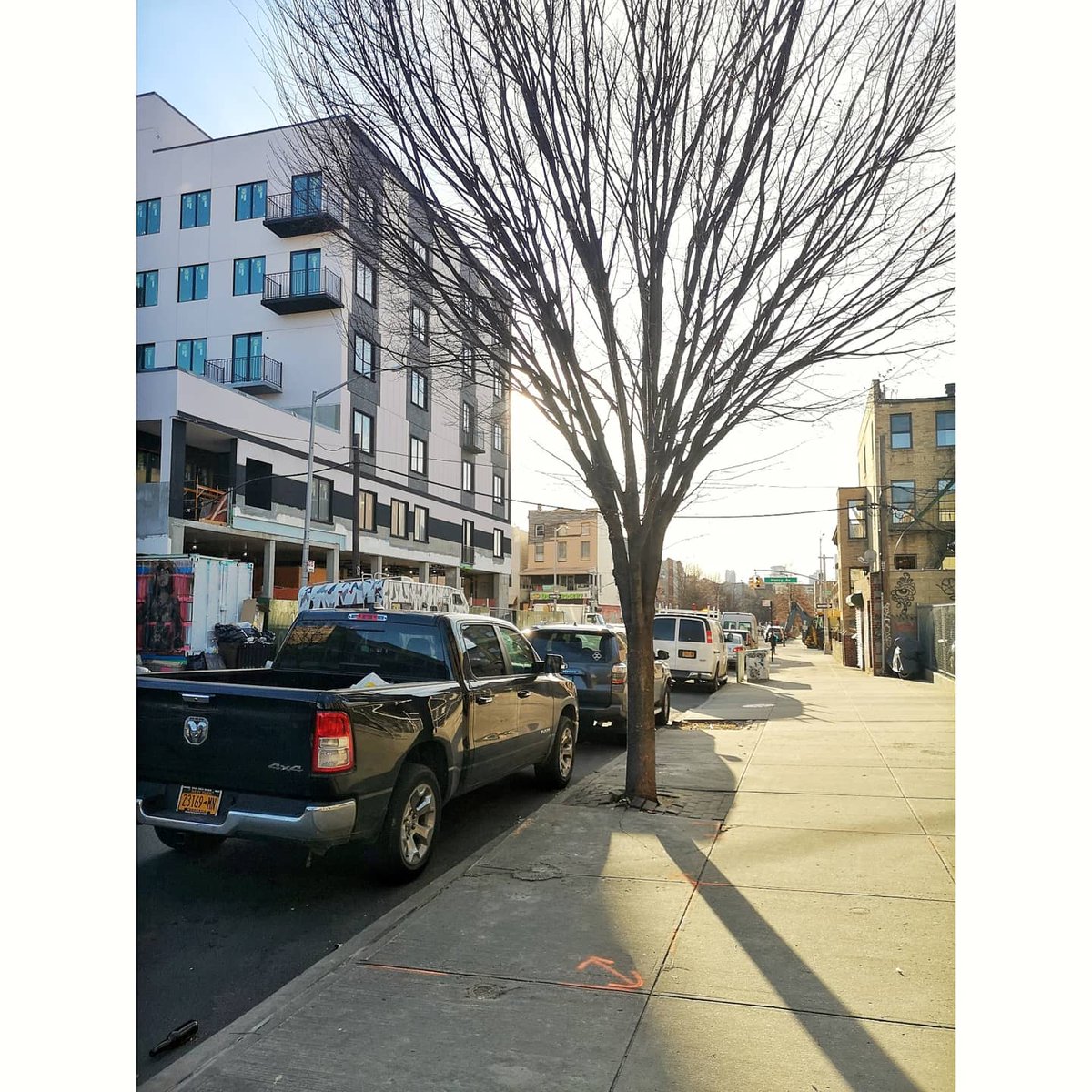 khanya_mkoto's tweet photo. Always wanted to go to Brooklyn because of Jay Z 🙈. Felt so good to walk the streets.
“From Marcy to Madison Square, to the only thing that matters in just a matter of years” - Encore, Jay Z
Life is but a dream.
#BrooklynGoHard #NYC #Travel https://t.co/N1BdrdB3y7