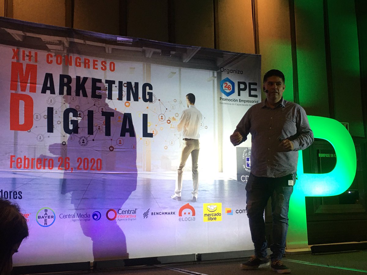 Edithci7's tweet photo. Oigan es increíble pero seguimos sin entender cómo contar historias que conecten ❤️ con nuestra audiencia 🤦🏻‍♀️
Por eso seguimos acá en el Congreso #MarketingDigital #MD20 de @capacitatemx escuchando a Julio Bojorquez de @CenImteractiva. https://t.co/HcedQCHots