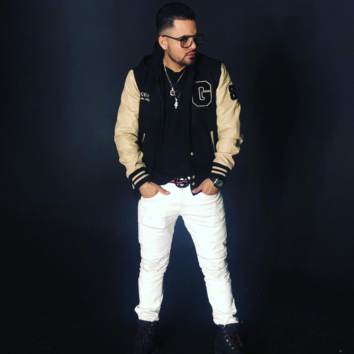 thegoldenflow95's tweet photo. Trabajando en nuestro nuevo video clip #enfermo sígannos en nuestra cuenta de YouTube para que no se pierdan ningún detalle. #tgf #stevens #intersound https://t.co/wcpYlRemKG