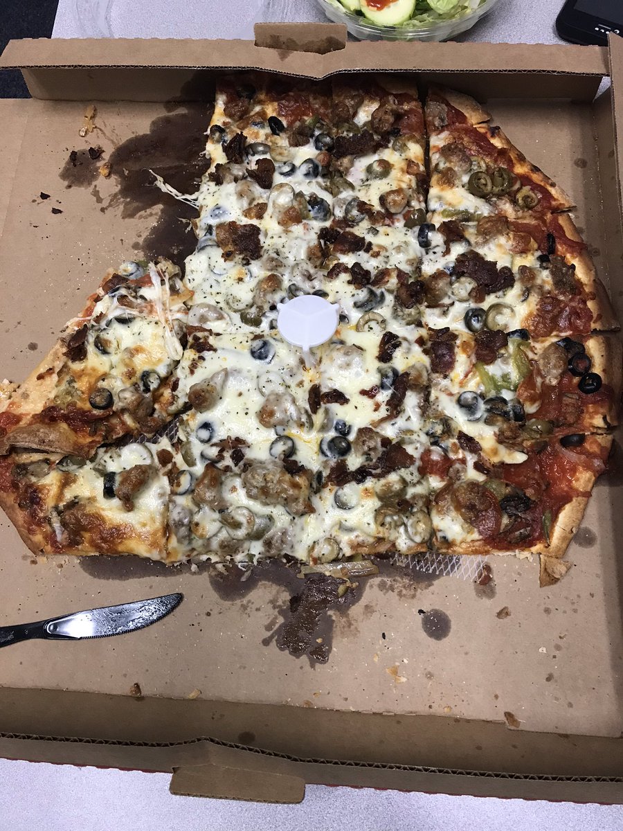 Clark_Coyotes's tweet photo. Thank you @koltpride for coming through with this delicious pizza!! #CoyotesWin #ClarkVsKahler https://t.co/iBjY0VoQzm