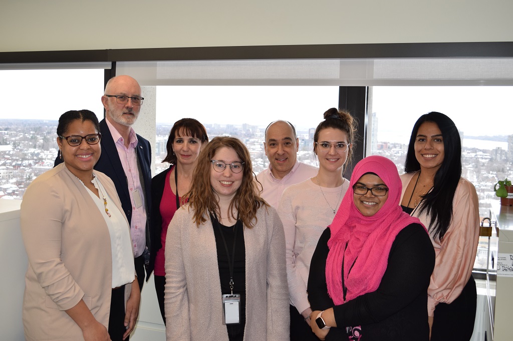 StatCan_fra's tweet photo. L’#intimidation est un sérieux problème dans nos écoles, nos milieux de travail, & les médias sociaux au Cda. Aujourd’hui, c’est la #JourneeDuChandailRose. Nous portons la couleur rose pour manifester notre appui & tenir tête à l’intimidation.
@pinkshirtday #FinALintimidation https://t.co/UL6m2sP9aq