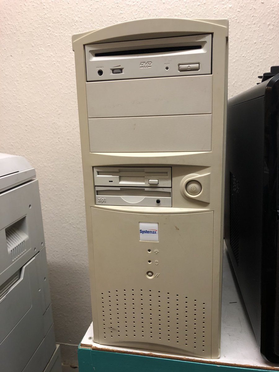 CrtHeaven's tweet photo. This is why I never delete emails! I just registered #3DMark2001 on my new #retropc in 2020, using an email from when I bought it in 2004! 😂 @UL_Benchmarks #3dmark #futuremark #retrogaming #retrocomputing - the @NVIDIAGeForce #Geforce2MX struggles but I’ve got a #ti4200 coming! https://t.co/v6G5goRXYN
