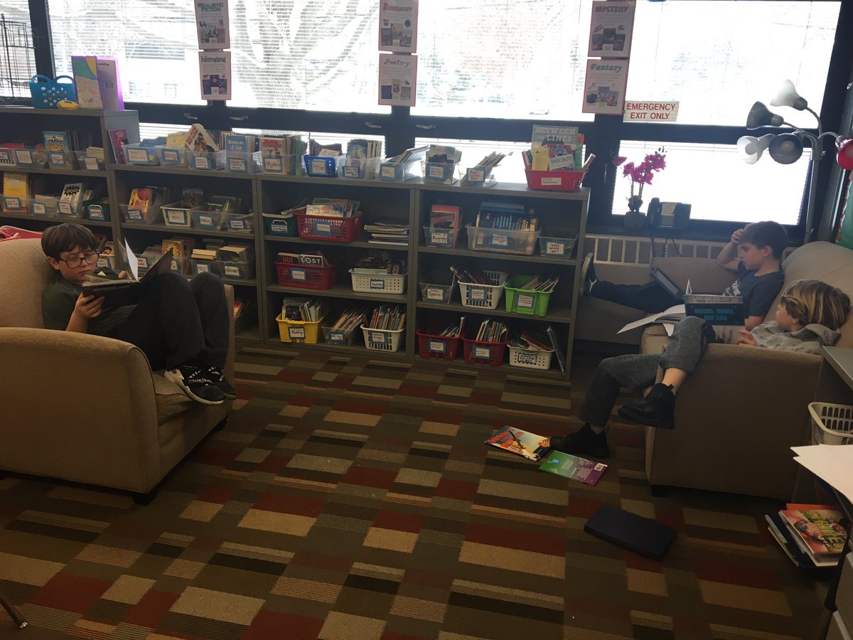 ShiplesStars's tweet photo. Afternoon students are researching topics of their own choice, asking questions, and organizing the information they find. @GreenbriarD28 @D28Northbrook https://t.co/OEP2qkbo9V