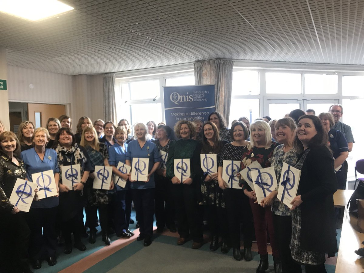 Celebrating 1190 years of service with community nurses from across ⁦@NHSForthValley⁩ Making a difference every day! #Scotnurses2020 with @lesleyT2345 ⁦@QNI_Scotland⁩ ⁦@Profawallace⁩ ⁦@FionaCMcQueen⁩