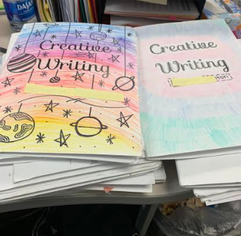 LisaSearlsLSWHS's tweet photo. Creative Writing students use their interactive notebooks for Focused Writing and Quick Writes. #WICORWhileYouWorkLSW #Bingo #R7Proud https://t.co/80ssadLPNb