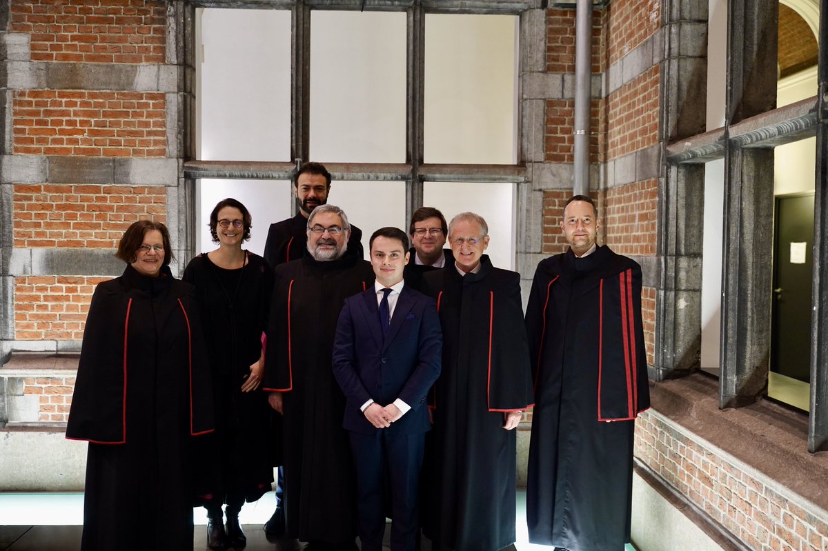 bbednarowicz's tweet photo. I’m proudly reporting that there’s a new Doctor of Laws in town 👨🏼‍🎓 On 13/2 I publicly defended my PhD thesis on ‘Platform-mediated work in the gig economy through the lens of the EU social acquis’. Many thanks to my jury members, colleagues, friends and family for their support✌🏼 https://t.co/zRwQrfWPyw