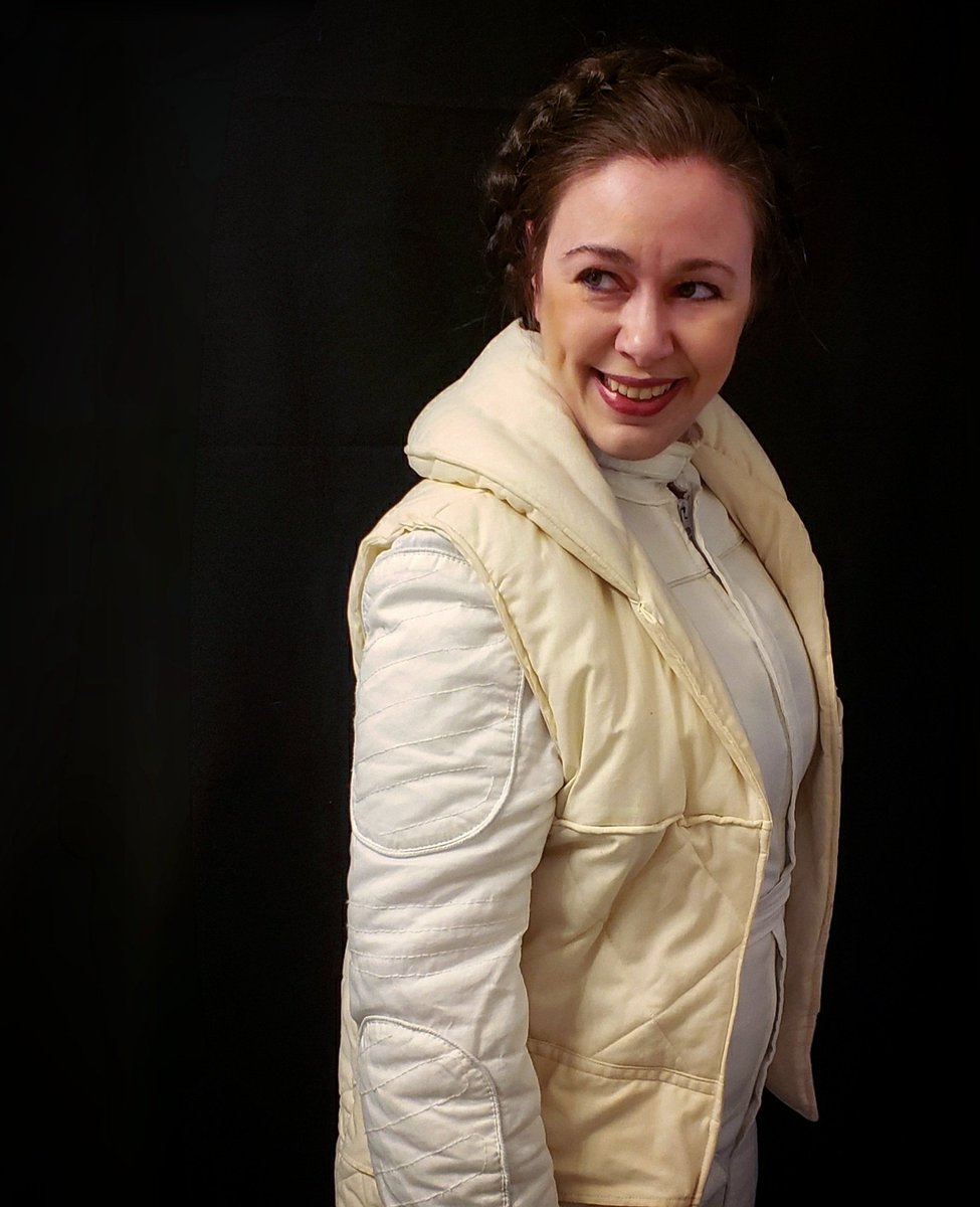 RoyalOwlRose's tweet photo. Even when we have our darkest days, and it's hard to put on a brave face, remember there are others who are having their own struggles. You are not alone.

#Leia #leiacosplay #princessleia #princessleiacosplay #carriefisher #carrieon #forcarrie #starwars #starwarscosplay #cosplay https://t.co/dMs9TJC69s