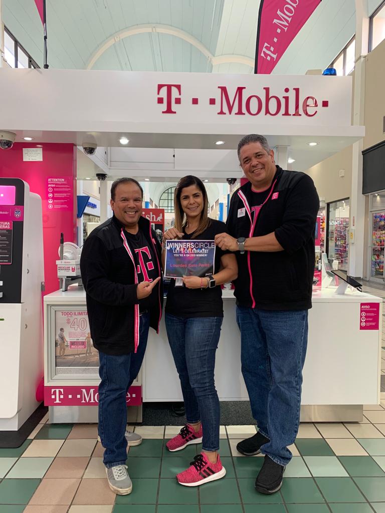 BrocoBonilla's tweet photo. Congratulations to our 4th QT Winner Circle  @LourdesMSoto1   From Aguadilla Mall Kiosk. #4moretocome @MattSalichs @WencyBaerga @JEMartel @tren_2 @TMobilePR https://t.co/zt6yJdPuxR