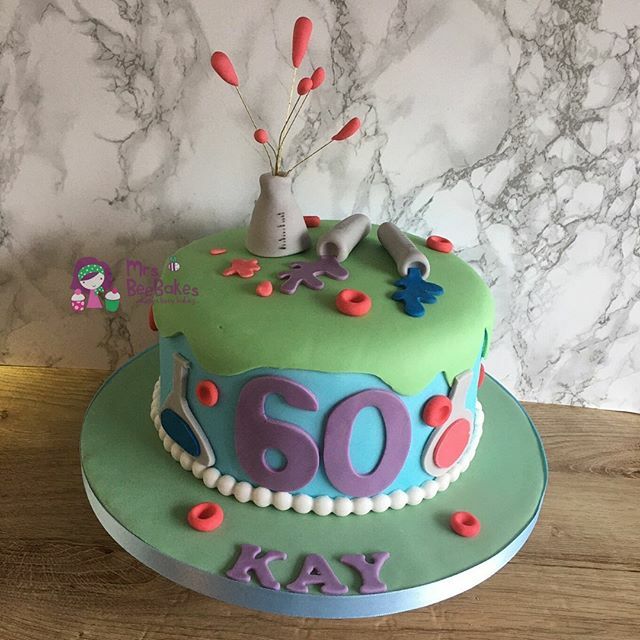 mrsbeebakes's tweet photo. This #ScienceCake was ordered for a school science technician to celebrate her 60th birthday.

#60thbirthdaycake #WhitleyBayCakes #MrsBeeBakes #CakesForGrownUps https://t.co/IFH0A54pQm https://t.co/KYLgHoQj74