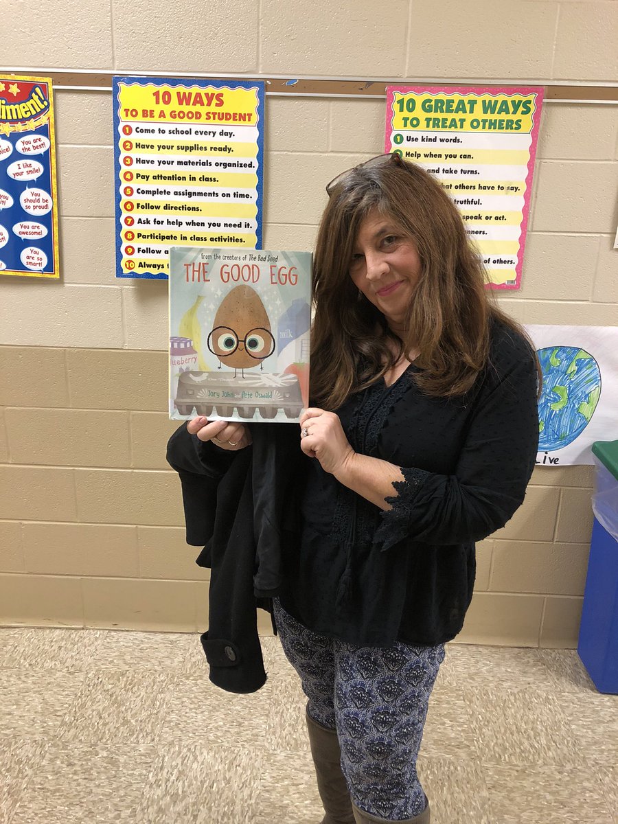 PESRobbins's tweet image. Such a great Guest Reader day! Thanks to our organizer @AshLeFave  and all of our guests, @dj4metoday @GSEdmundson @MrCarothersPHS @PHS_SDT to name a few.