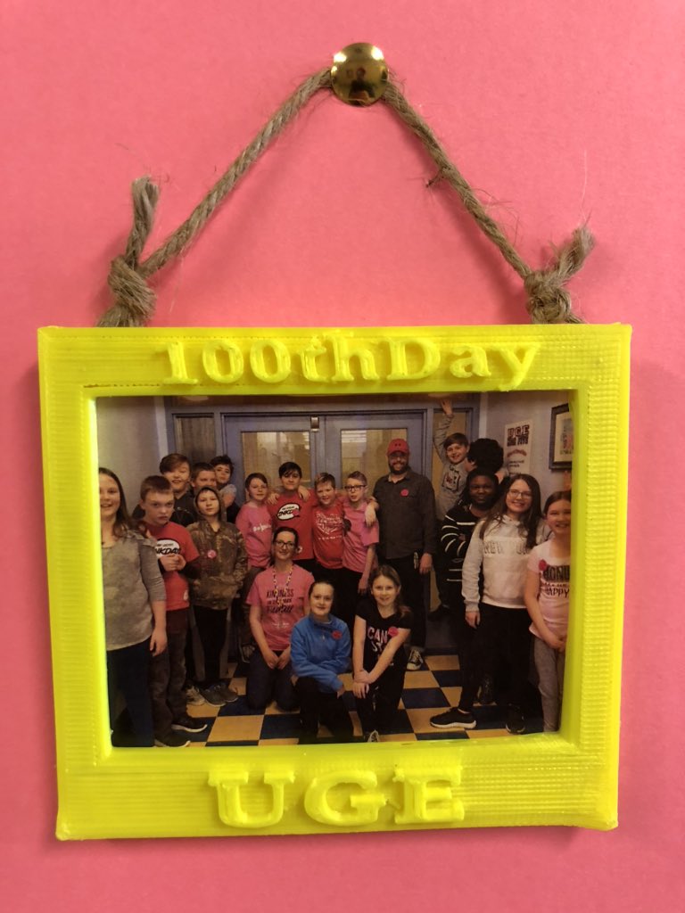 PowersGr5's tweet image. So here is the big reveal of our Top Secret 100th Day Class Project!!!! We all designed a custom frame and together we 3D printed this......⬇️⬇️@UGEABC @NLESDCA @tinkercad #100thday #pinkday #numeracyweek #tinyframe #collaboration #innovation