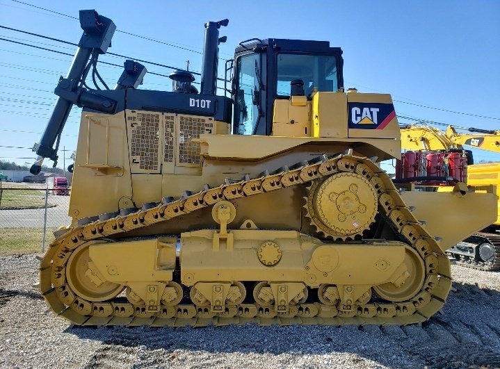 CroweEquipment's tweet photo. Fresh Cat dealer rebuilt D10T, now in our inventory! All 0 hour components, track frames, and undercarriage. Serial Prefix:RJG Call us for pricing and details! #CroweEquipment #CaterpillarD10T #D10T #CatD10T #HeavyEquipment #CaterpillarMining #Coal #CoalMining #MiningEquipment https://t.co/BDDFh7edRs