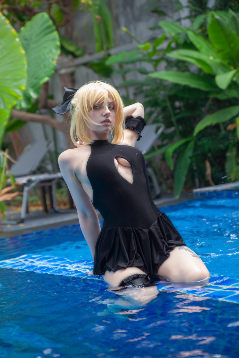 She claims that he has not yet rid her self of her old self, and her old self claims that she is what she would have been like on the wrong path

#フェイト #フェイトグランドオーダー #saber #sabercosplay #アルトリア #swimsuit #altersaber #セイバーオルタ #fatecosplay #fgocosplay