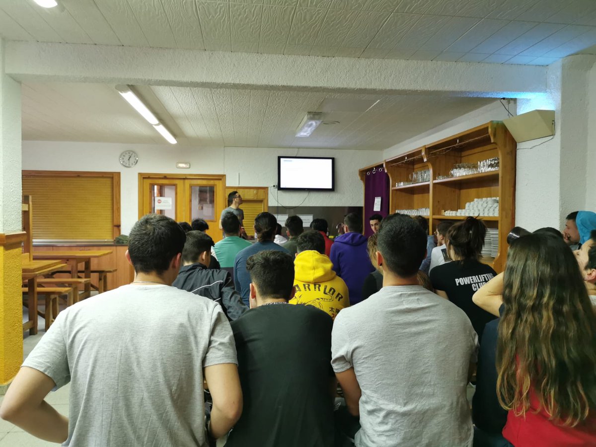 club_elements_'s tweet photo. #formació #cicles #seguretat #aprenem #cafemn #afe #tecnics #muntanya #neu #volstreballarambnosaltres #clubelements https://t.co/V0oeqYvD6x