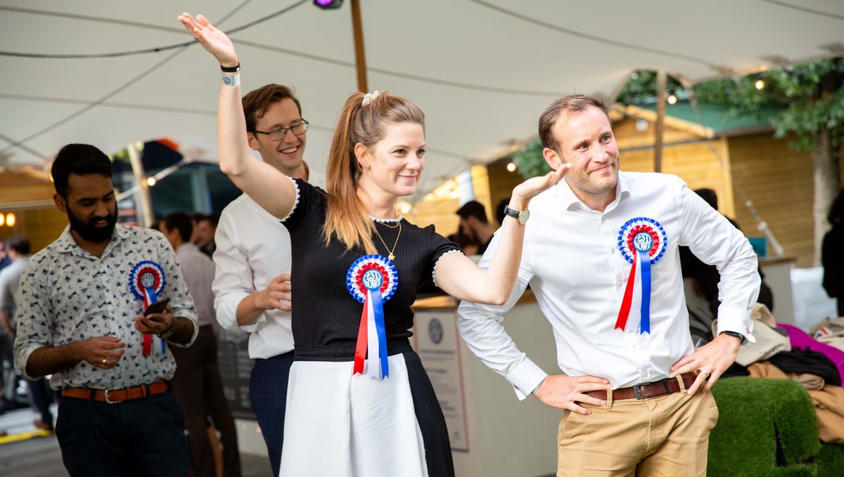 FestiBowl offers a unique outdoor summer pop up experience.

Commentators, activities, bars, street up as well as the bowls themselves!!

#festibowl#lawnbowls#londonevent#streetfood#entertainment#dj#outdooractivities#bowls#thecity#eventsneartheshard#eventsbythethames#summerpopup