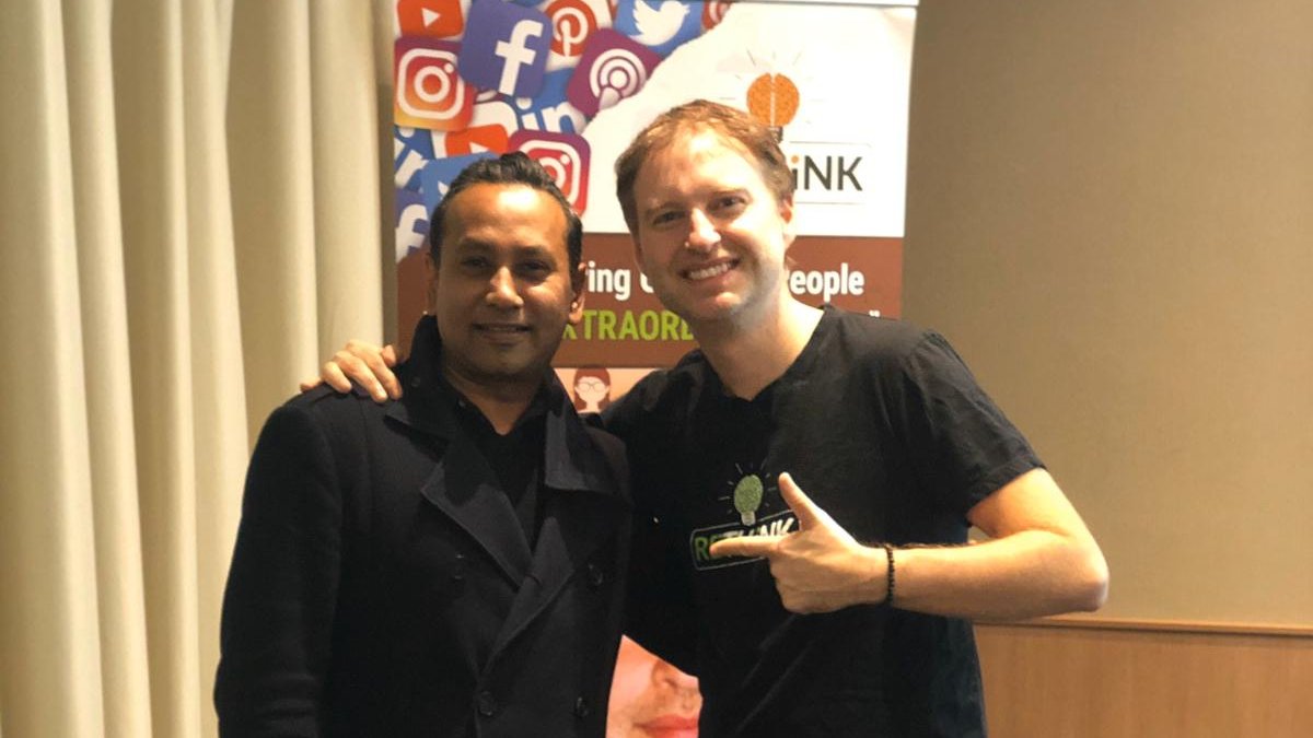 AcademyEarn's tweet photo. Hi world, #Venus , significant day of influence, the team @academyearn spent awesome day of empowered knowledge; #rethinkandgrowrich with @PaulOMahony - the social media guru as we launch our digitaltrader product &amp; service https://t.co/RkK52cedU6 Synergy of goals 🆙2days 2go! https://t.co/9IoTIITQNV