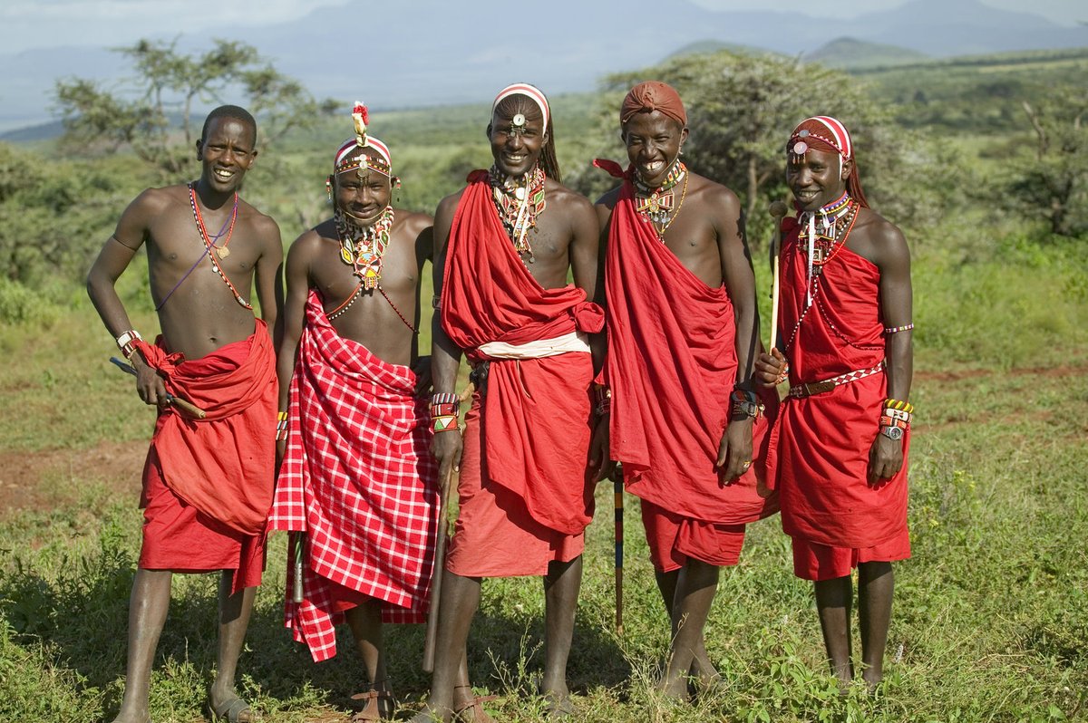 WhyzzExplorer's tweet photo. #DailyWhyzz Maasai follow their cattle from place to place across the desert in Kenya & Tanzania. They are experts in surving in harsh environments which climate change will bring for many places in Africa and throughout the world. #RaisingaGlobalCitizen https://t.co/qCLc67Ry0l https://t.co/cbZCowm7zy