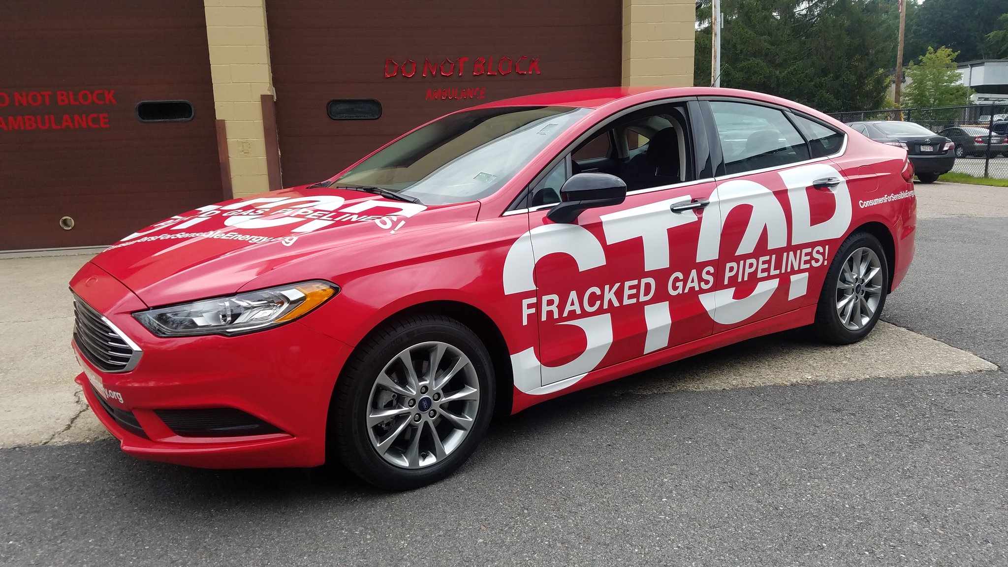 on Twitter "Car wraps helps you with changing the