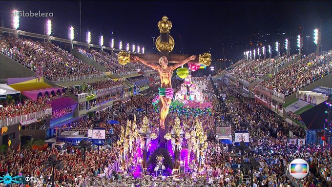Estamoscomvoc6's tweet photo. #ApuracaoRJ a mangueira pode não ganhar mais o que ela passou no desfile foram coisas tão importantes sobre a intolerância religiosa sobre a violência com os negros esse desfile tem que ficar na história. https://t.co/L8E1QwHSAf