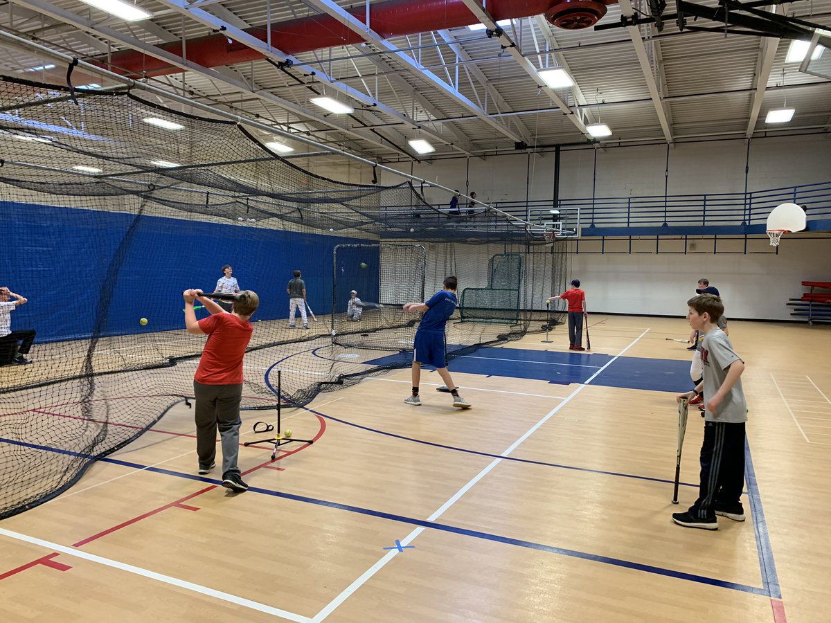prioryJSsports's tweet photo. 7th grade baseball getting some indoor work in today because of the snow https://t.co/1Ma6BTfUE3