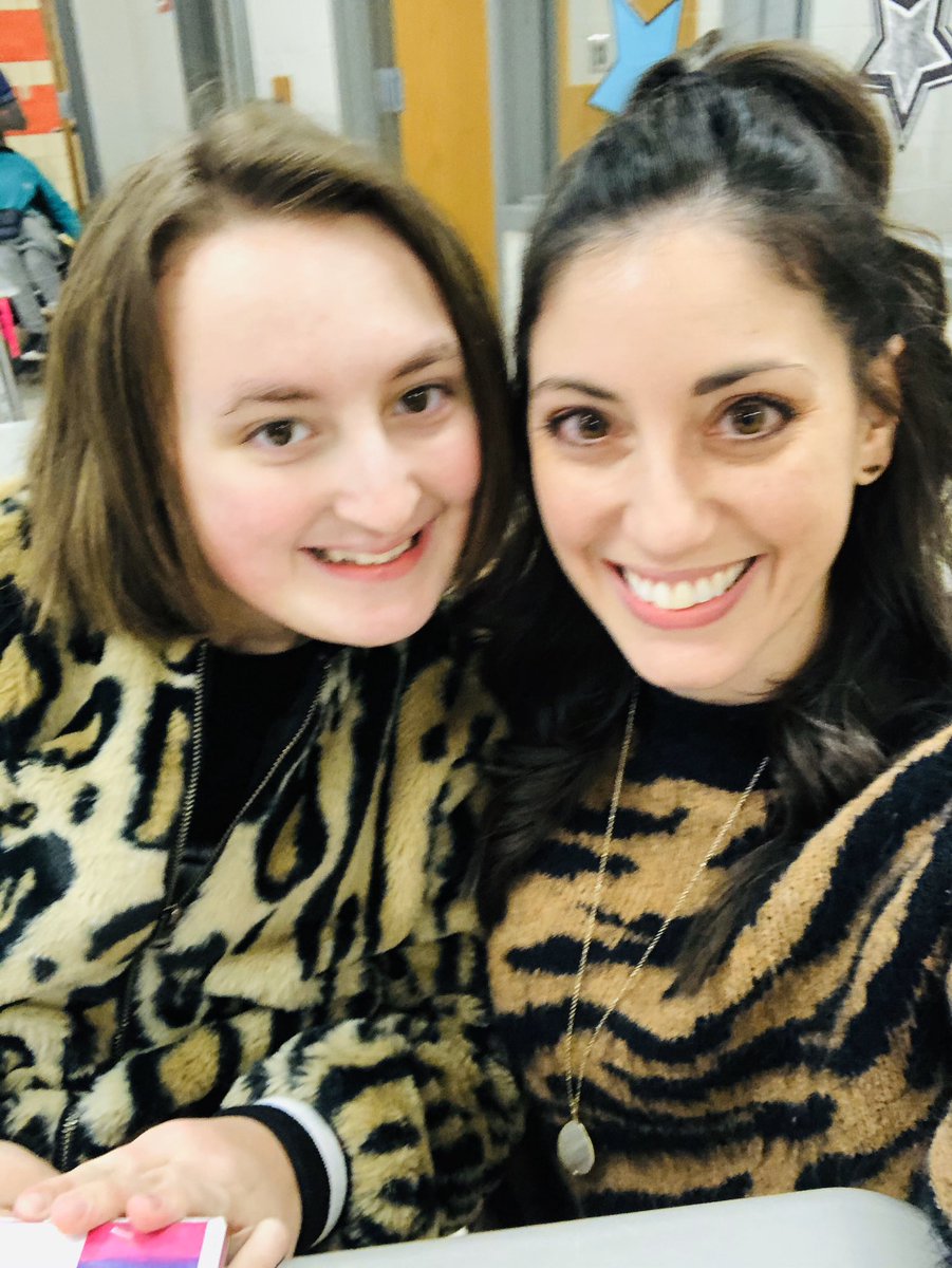 SPearlmutter's tweet image. Feeling extra fierce today in our matching animal prints 😺#twinning