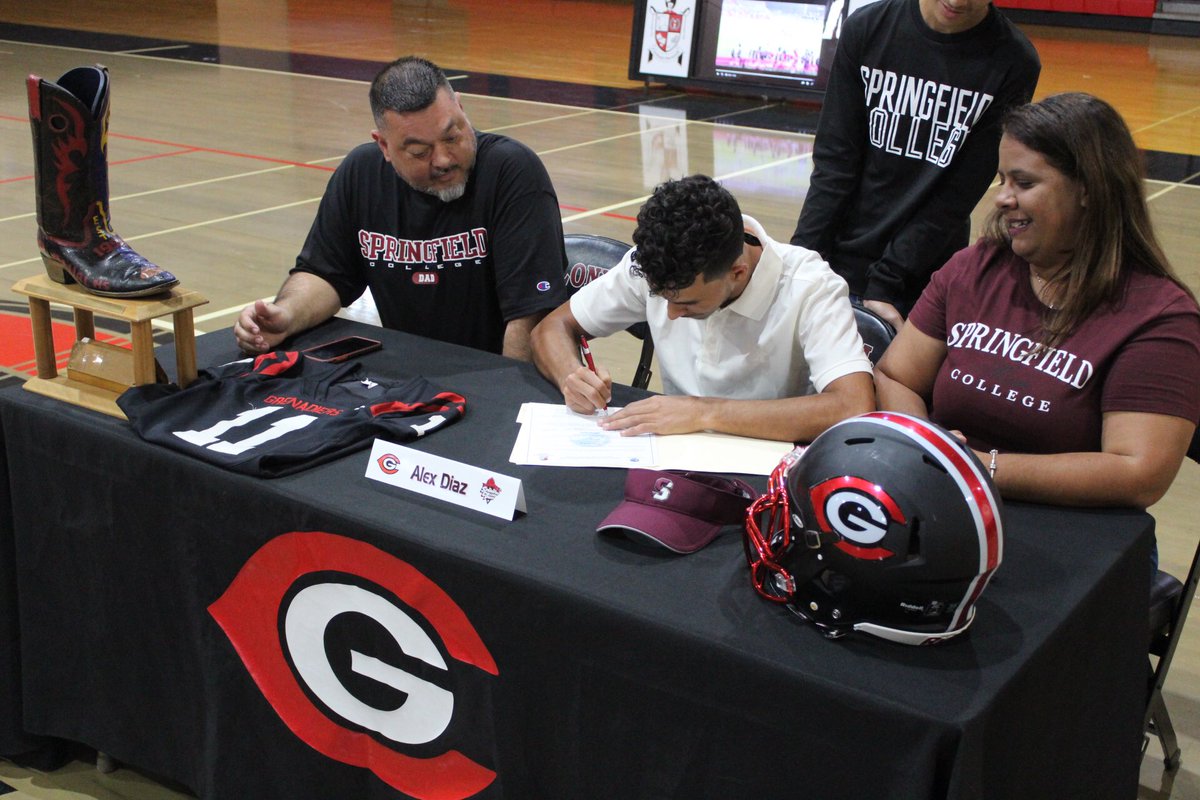 QB11DIAZ's tweet photo. I am proud to announce that I have accepted the opportunity to build on my future academically and to play football at the next level @SpfldCollege . This is a dream come true. Thank you to @CHS_Grenadiers and @DonaldHodges for 4 amazing years. @SCfootball_  @CoachBozym https://t.co/WiI1XqnKFm