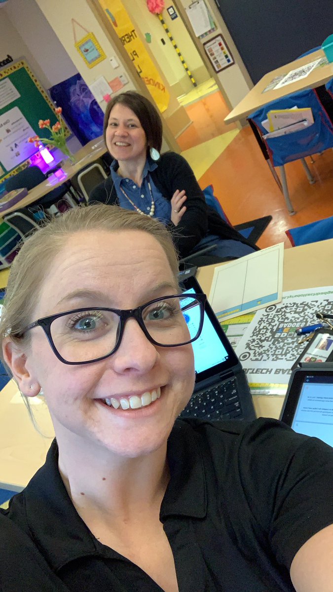 LouiesMom339's tweet image. Getting our badges!!!!! #sdoltech #badgeblitz #3down @DeborahFair5