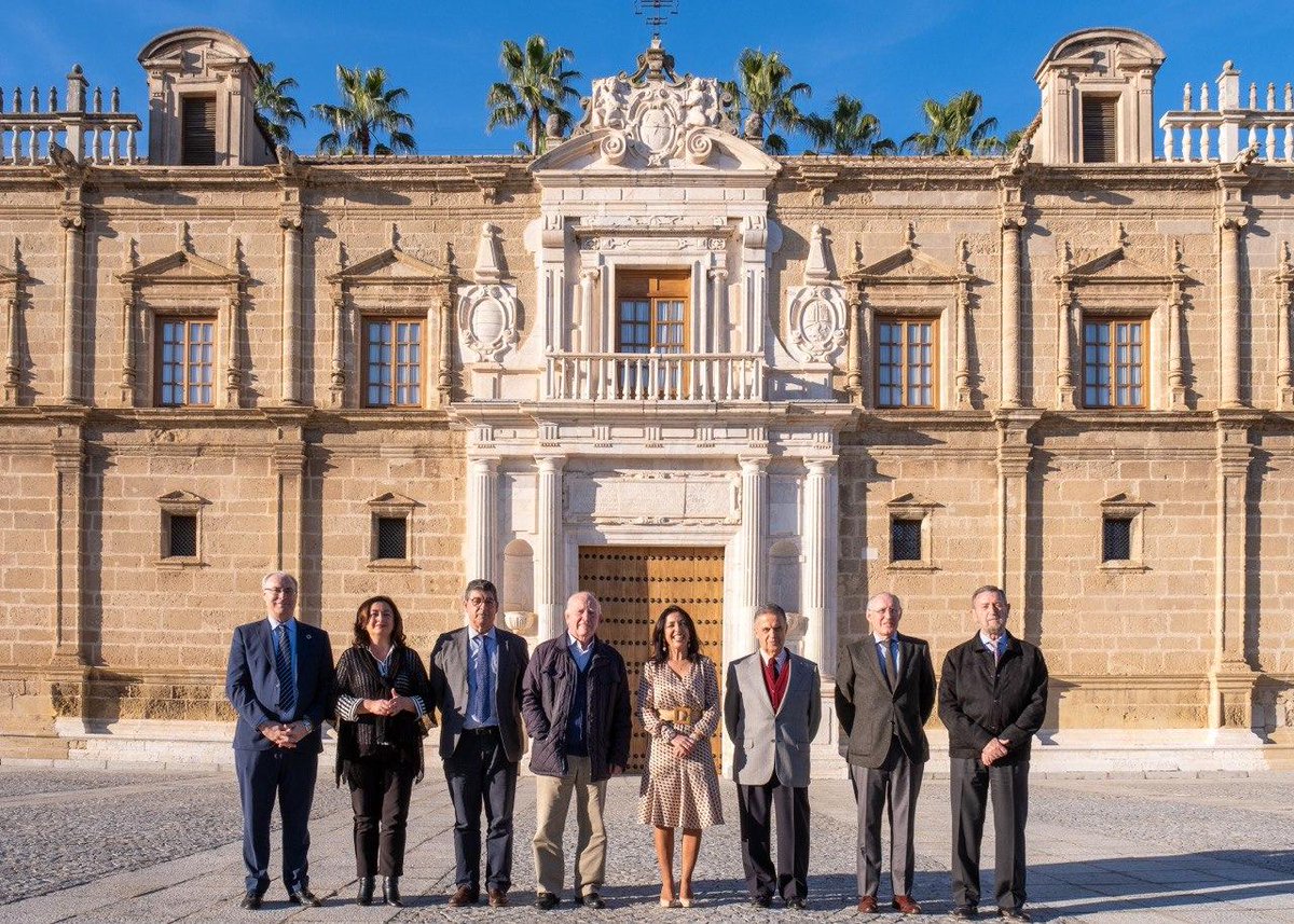 martabosquet's tweet photo. 📸 Hoy hemos vivido un momento muy emocionante: la reunión de casi todos los presidentes del @ParlamentoAnd.

¡Muchas gracias por vuestro trabajo, vuestro ejemplo y por vuestra contribución en el desarrollo de este Parlamento y en el avance de la democracia en #Andalucía! https://t.co/8QdrawEVfi