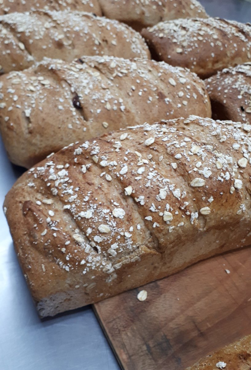 CarolinaFunesAr's tweet photo. Hoy hornee pan...
#WholeBread #Bread #BuenMiercoles https://t.co/5XjgKgaQiE