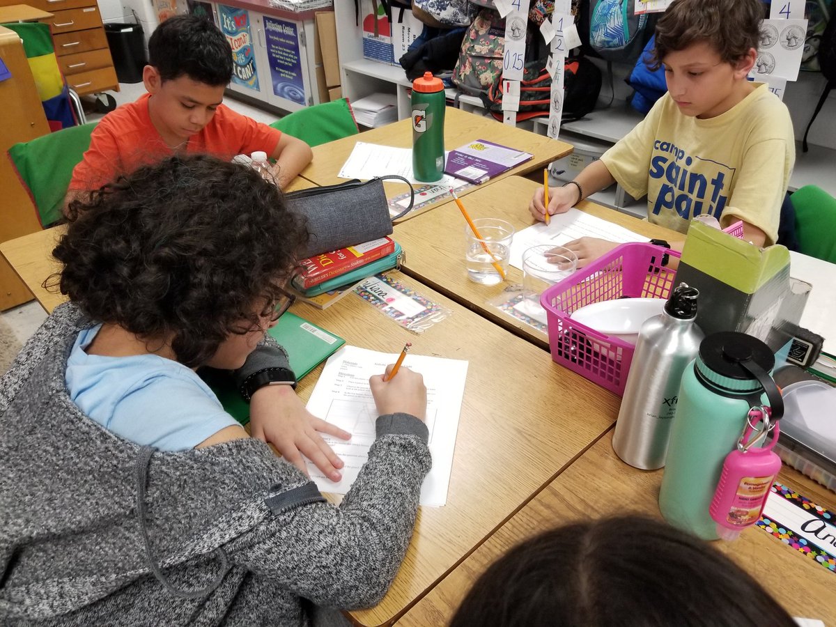 5thBrenMarPark's tweet image. Testing out how different mediums can effect how we see things. #learnthroughdoing