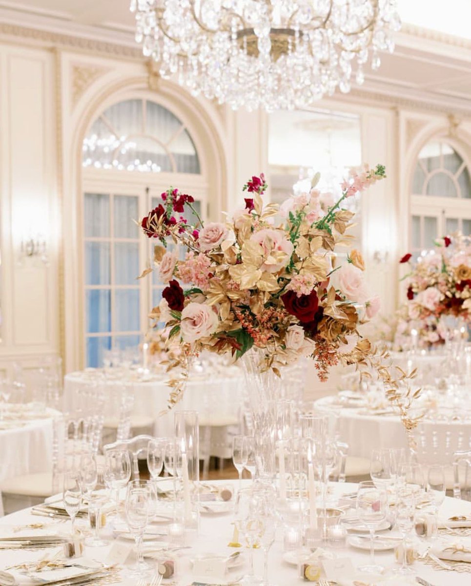 At the Westgate Hotel, we will tailor your wedding to create a day that is perfect for you and your guests 💐 
📸 : @tularosaflowers