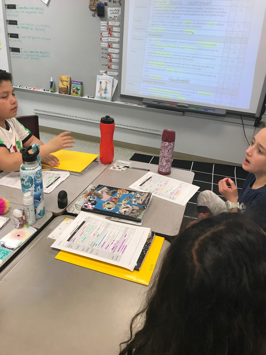JonesESAACPS's tweet photo. Evaluating our writing and setting goals! In @its_missbaker class-- opinion writing rocks! @AacpSeril https://t.co/ulqxHLrKip