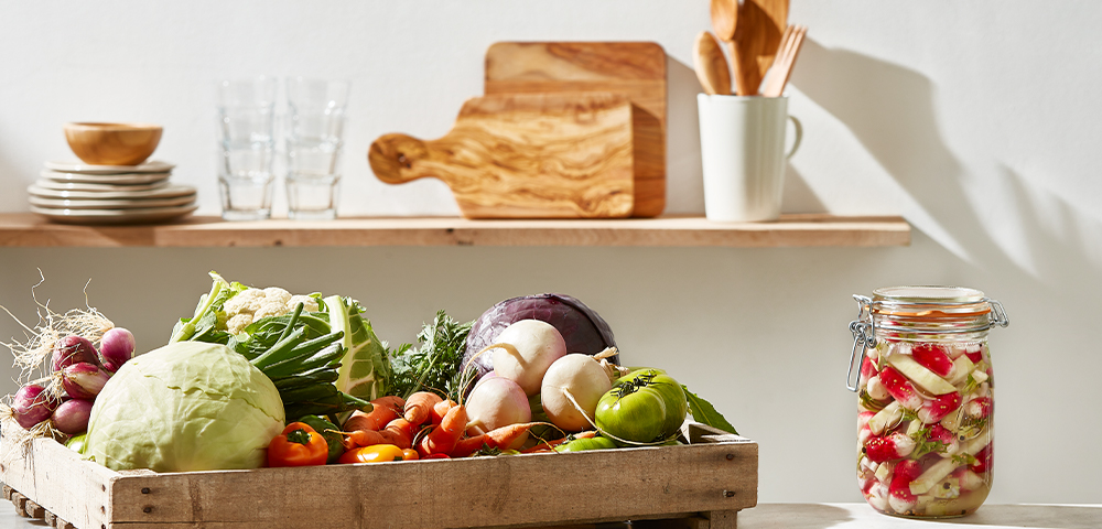 Just thinking about all the juicy #pickles we’re going to make once #radish and kohlrabi are back on the #farmersmarket stands 🤤 
#Fermentation #recipe #veggies
leparfait.com/recipe/radish-…