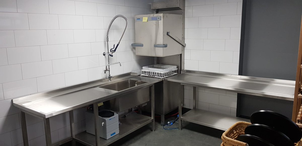 Winterhalter vaatwashoek voor nieuwe tearoom winkel Bakker Timmer Oudeschild. Machine met extra energieterugwinning voor een laag verbruik.