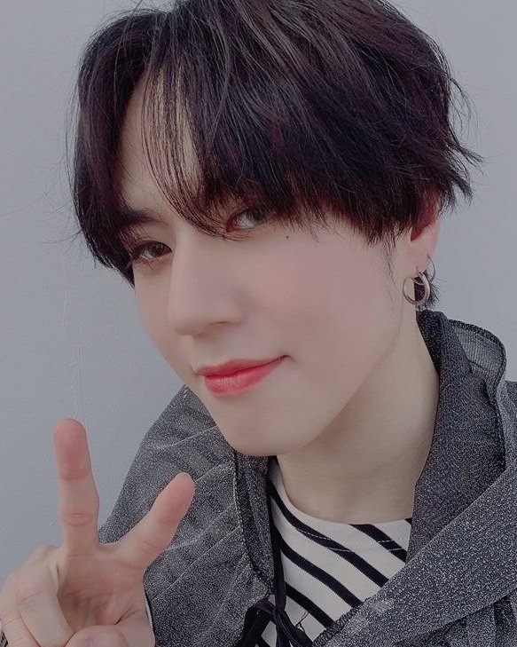 tskundie's tweet image. ⠀ ⠀ ⠀⠀⠀
⠀ ⠀ ⠀⠀
⠀ ⠀ ⠀𝑽𝑶𝑮𝑼𝑬 ₊ 吸 ❪ hım fαce ıs α mαp of the ɯorld, 𝐥𝐢𝐤𝐞 𝐢𝐧 𝐭𝐡𝐞 𝐦𝐚𝐠𝐚𝐳𝐢𝐧𝐞𝐬.