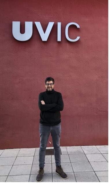 “Entre nosaltres” nova secció al Blog de la FCSB <a href="/UVic_FCSB/">Facultat de Ciències de la Salut i el Benestar</a> <a href="/uvic_ucc/">UVic-UCC</a> Ens estrenem coneixent una mica més al professor Xavier Jordana @xavijordan qui ha donat pas a la professora Blanca Ribot <a href="/Blaueta/">Blanca Ribot</a> 👌🏻Entrevista recomanada! monuvic.cat/fcsb/entre-nos…