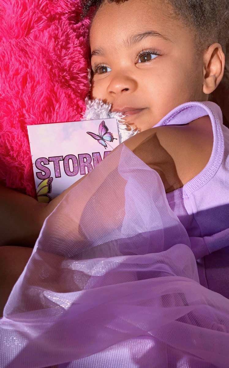 KarimahGood's tweet photo. I am so in love with my daughter this look I did w/ @kyliecosmetics @KylieJenner was really transcendent for me π¦ππ
#STORMICOLLECTION https://t.co/O9vy0ahyWs