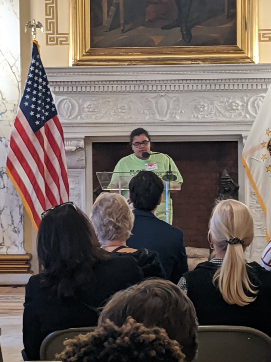 APerronHasHeart's tweet photo. DYK that if we continue on this tobacco epidemic we can lose over 16,000 kids in RI. That is more than this students whole town it's time to act! #TFGRI @sneheart @ACSCANRI @mtuckerheart https://t.co/AcXg0k72yv