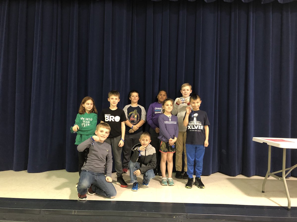 gatorcath's tweet photo. The amazing citizens of WM Irvin!!! School beautification crew!!!! #canthideirvinpride https://t.co/StzMzFgutg