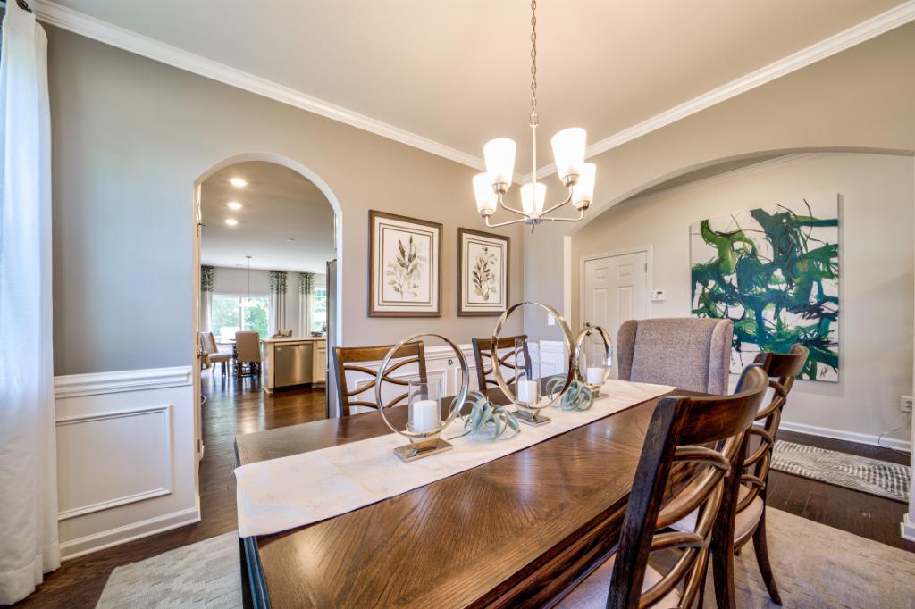 LennarCharNC's tweet image. What do you think of arched doorways on the first floor? #SimpleTouch #DesignInspiration #HomeDesign #Architecture #DreamHome #Formal spr.ly/60121mqvY