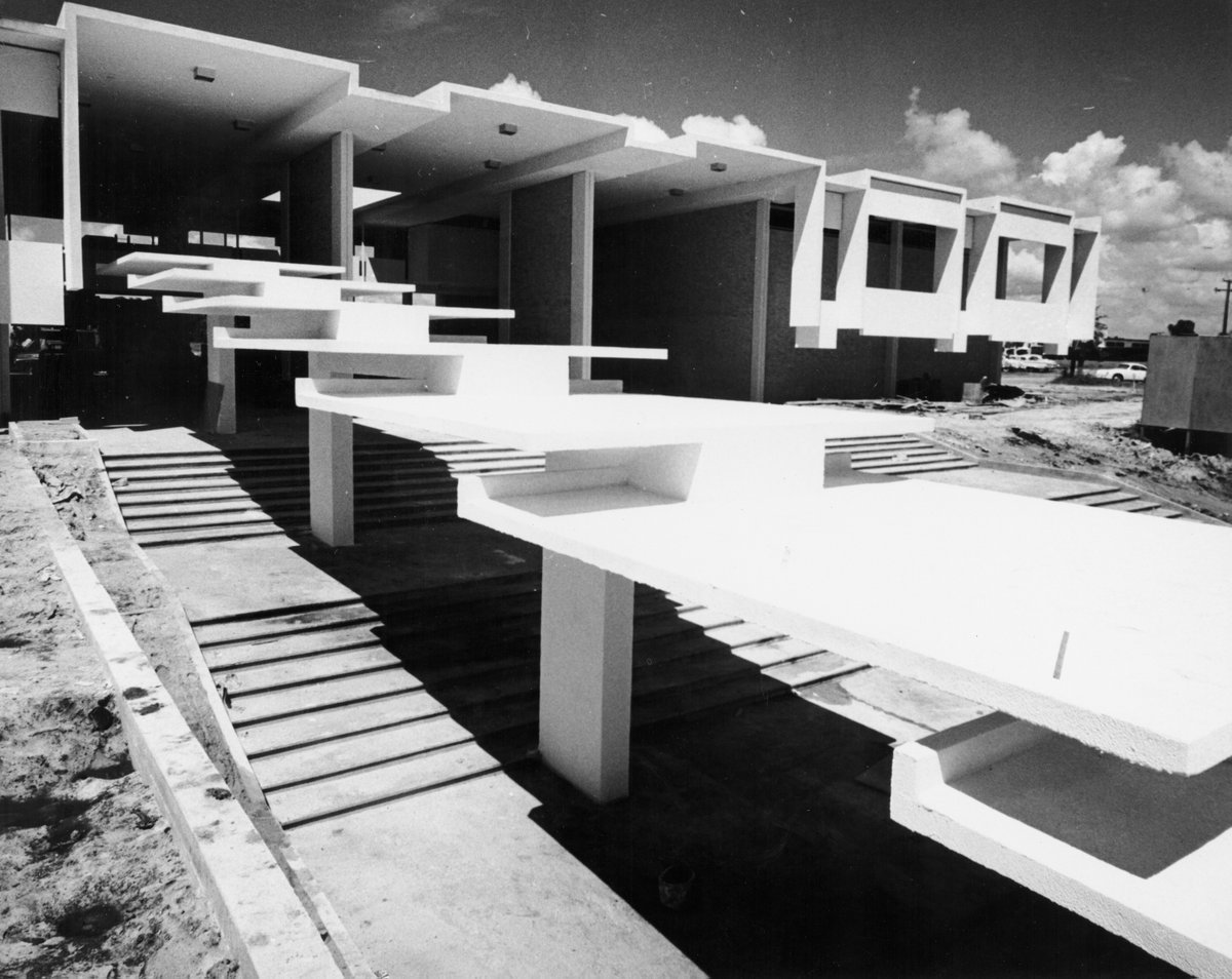 Tell Congress You Value Historic Preservation Funding! @SavingPlaces #ArchitectureMatters #UseItDontLoseIt #PaulRudolph
support.savingplaces.org/page/17187/act…