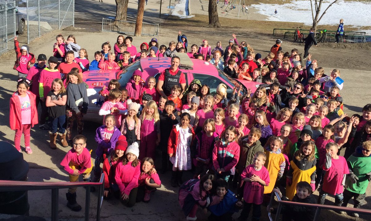 OKLandingSchool's tweet photo. OKL celebrates Pink Shirt Day. #sd22 #PinkShirtDay #PinkShirtDay2020 https://t.co/PrRapKjBj3