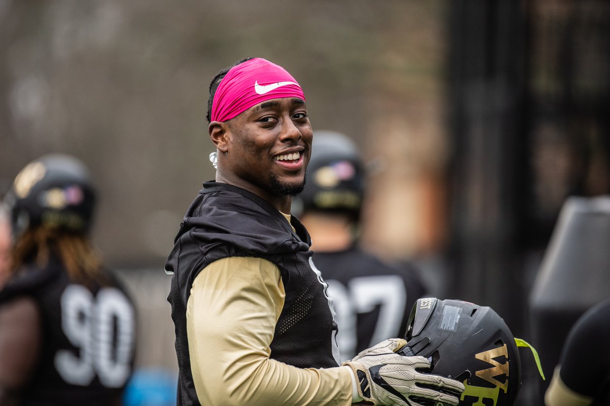 WakeFB's tweet photo. "Everybody wants to go to the league, but for my family it was about the education. That’s what I was here for.” - Boogie Basham

📰: https://t.co/Bd6wtuR4jk
#WakeWill | #GoDeacs 🎩 https://t.co/tngW9T12w8