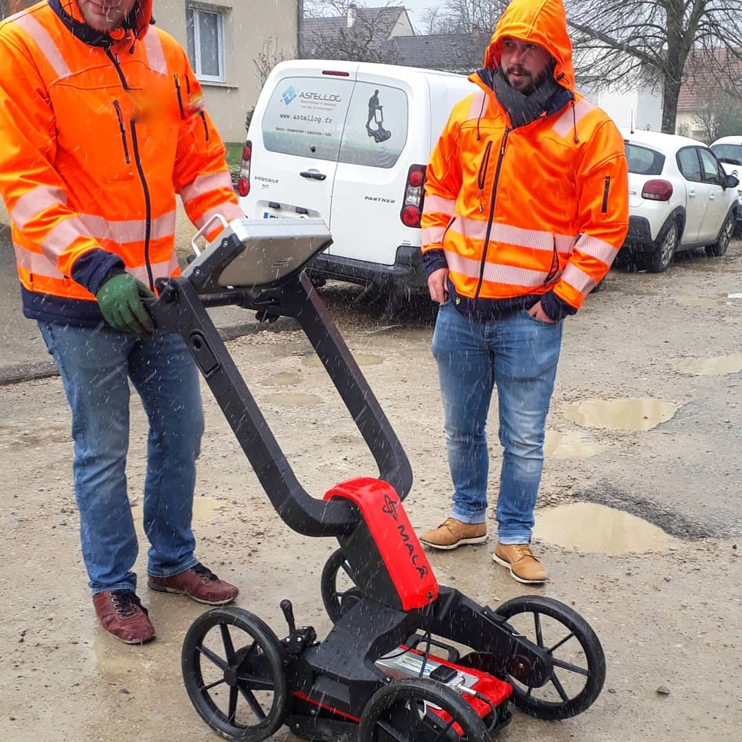 ASTELLOG tweet media