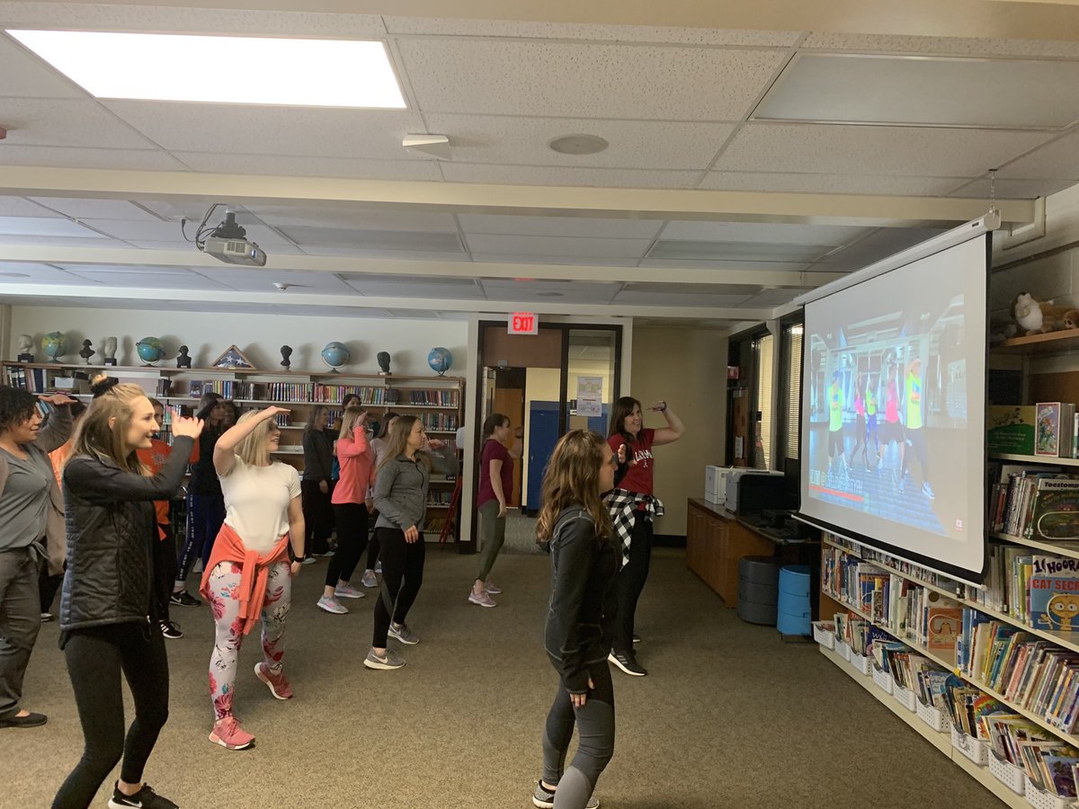 Colette_Bell54's tweet photo. Warming up for a great PD with a fun 15 Zumba class!! #foxrocks #weare54 #sweatingtogether https://t.co/EhBxPavcFF