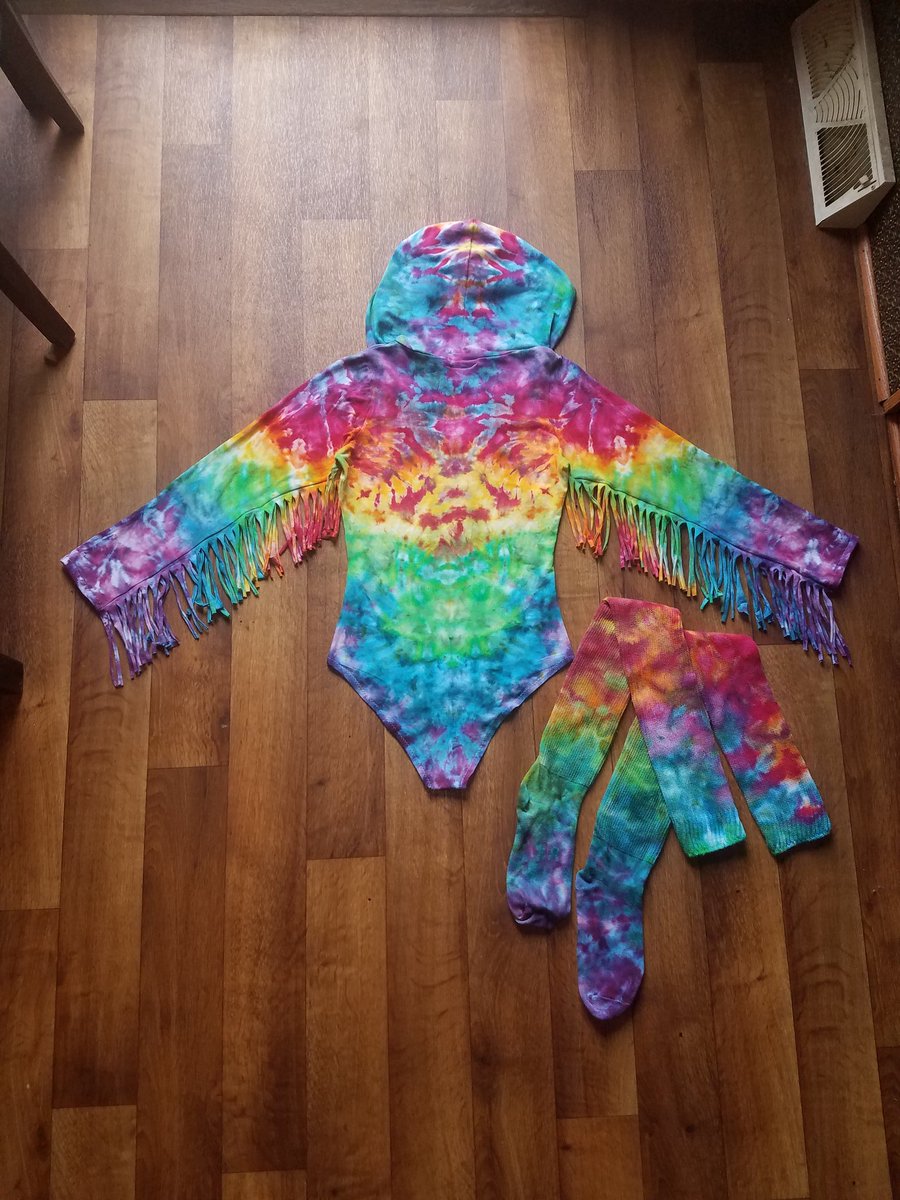 ramblinrosedyes's tweet photo. I'm so happy with this little festival outfit I made :') 
Size small hooded fringe bodysuit with matching thigh high socks now available 🤩🌈💖 at https://t.co/QLJjpOS9PR 
Please DM us if interested in customs in other sizes or colors! https://t.co/A2N0zVe9sA