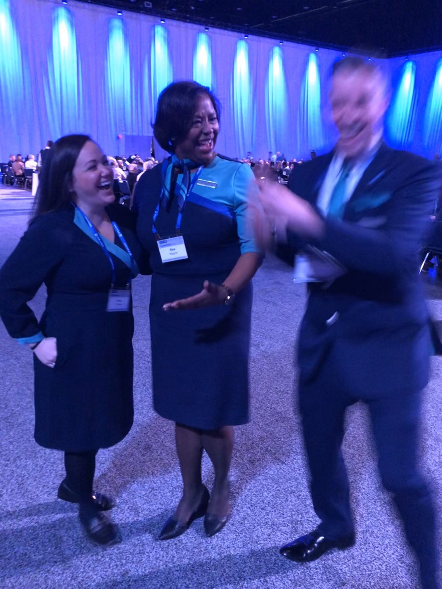 Proud to be testing our new customer service uniforms with two of <a href="/united/">United Airlines</a>’s best! <a href="/BUZZBEAA/">bea 𐙚</a> @jonathangooda