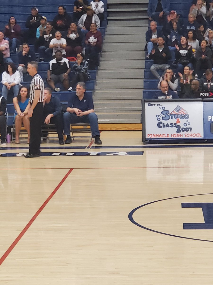 CodyStreich5's tweet photo. @PinnacleGirlsBB when are you guys going to get a real coach? 16 to 41 and the so called coach is just sitting on his ass. What a joke #pinnaclehighschool #embarrassing #lazycoaches #coaching #basketball #ballislife #pinnaclebasketball #highschoolgirls https://t.co/cJAJ9C5JV7